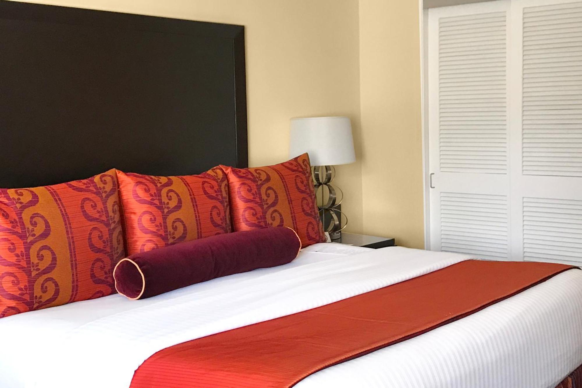 Superior King Room Accessible