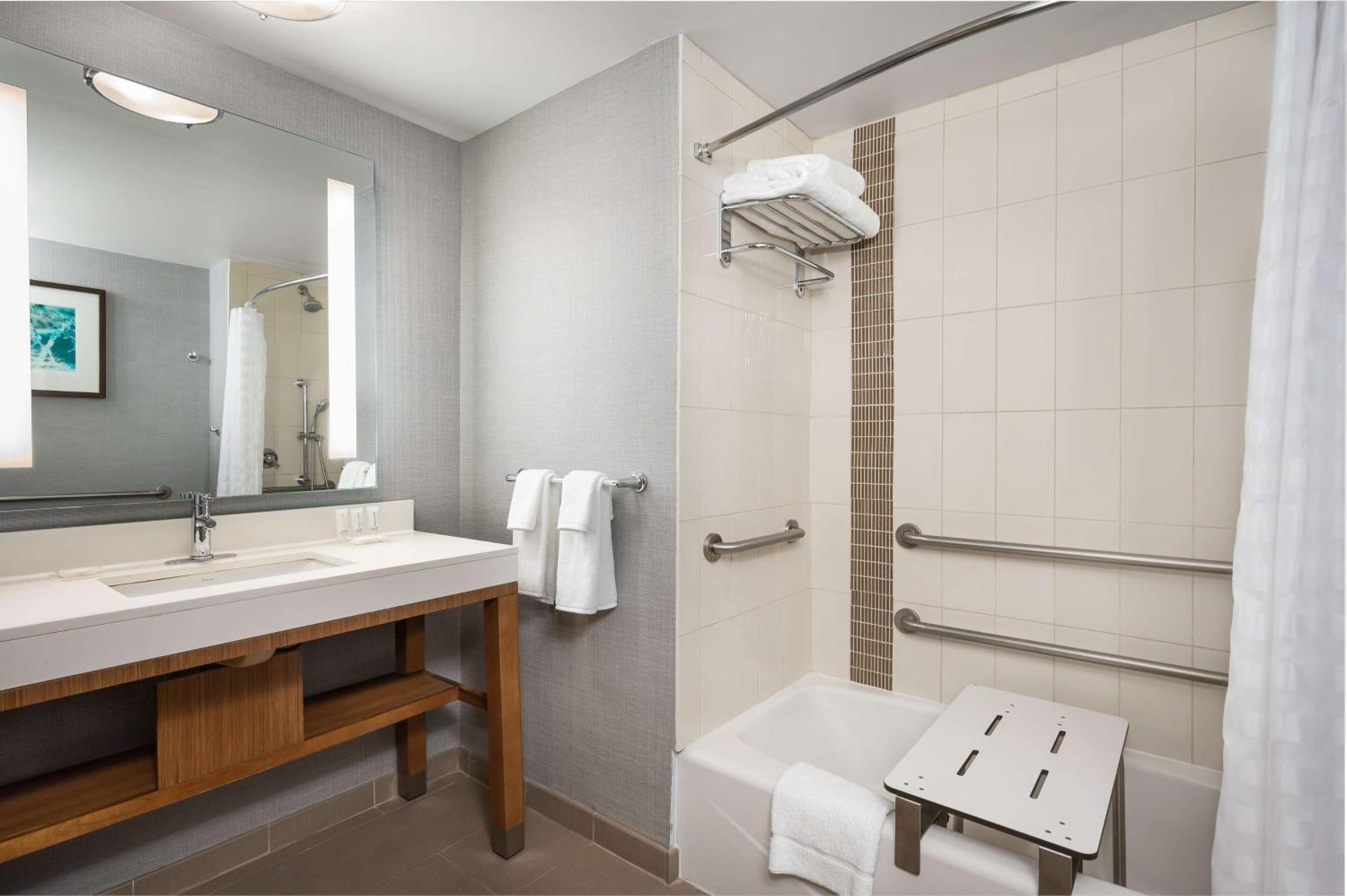 Queen Room Two Queen Beds Accessible Tub Disability Access