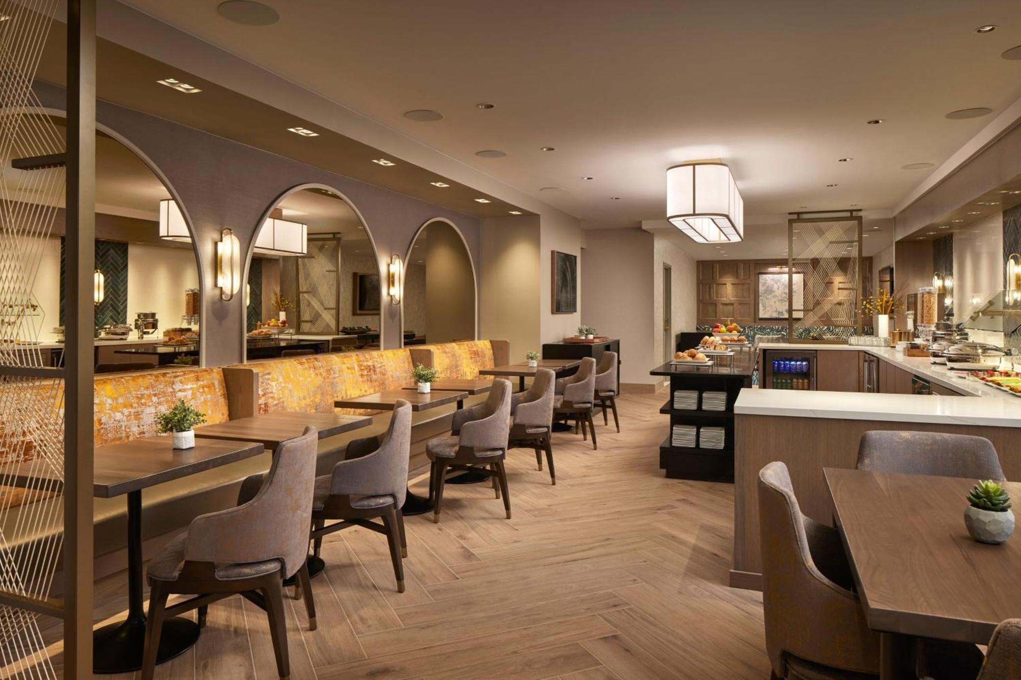 King Room Club Lounge Access