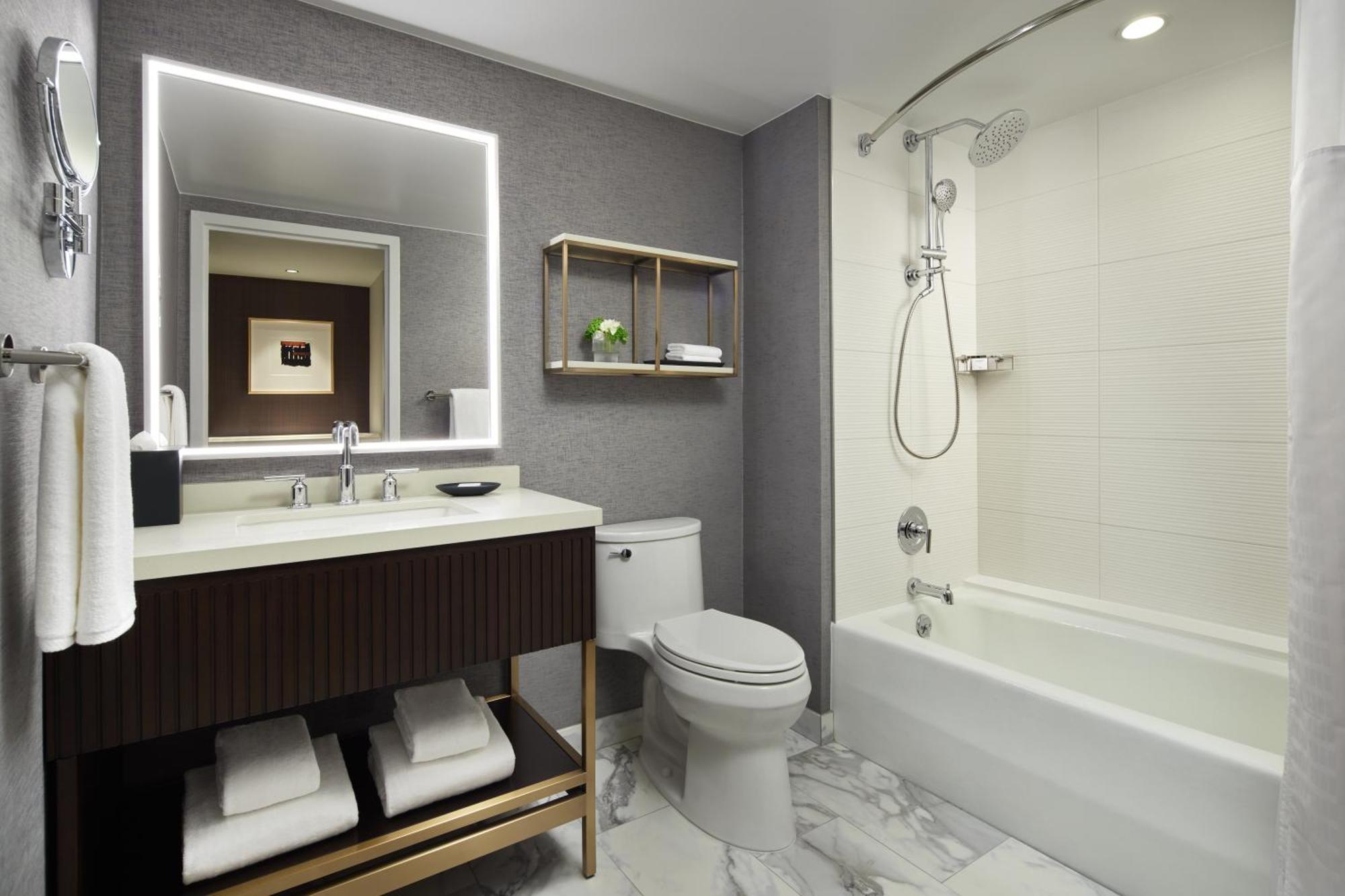 Double Room Two Double Beds Accessible Tub