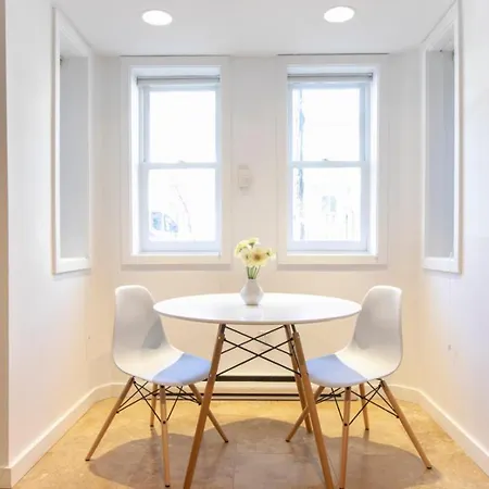 Big Bright 1 Bedroom At U/Shaw + 14Th On Quaint Swann-2