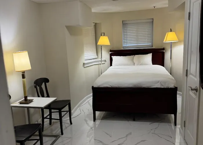 Lovely Remodeled 2Bdrm Basement Home Washington, United States
