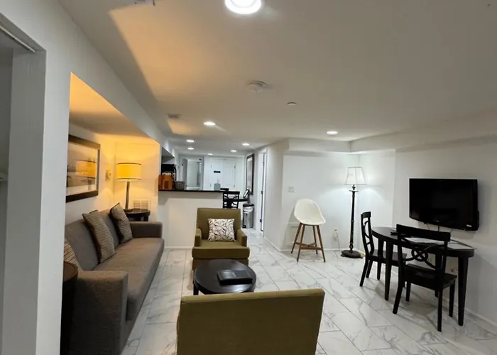 Lovely Remodeled 2Bdrm Basement Home Washington, United States