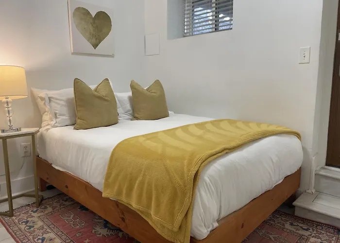 Charming 2Bd1Ba In Hip Area - Near Metro
