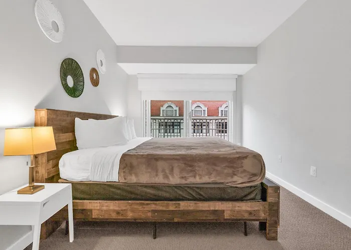 Heaven On Washington Fully Furnished Apartments, United States
